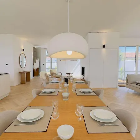 De Luxe Avec Piscine Pour 12 Personnes فيلة